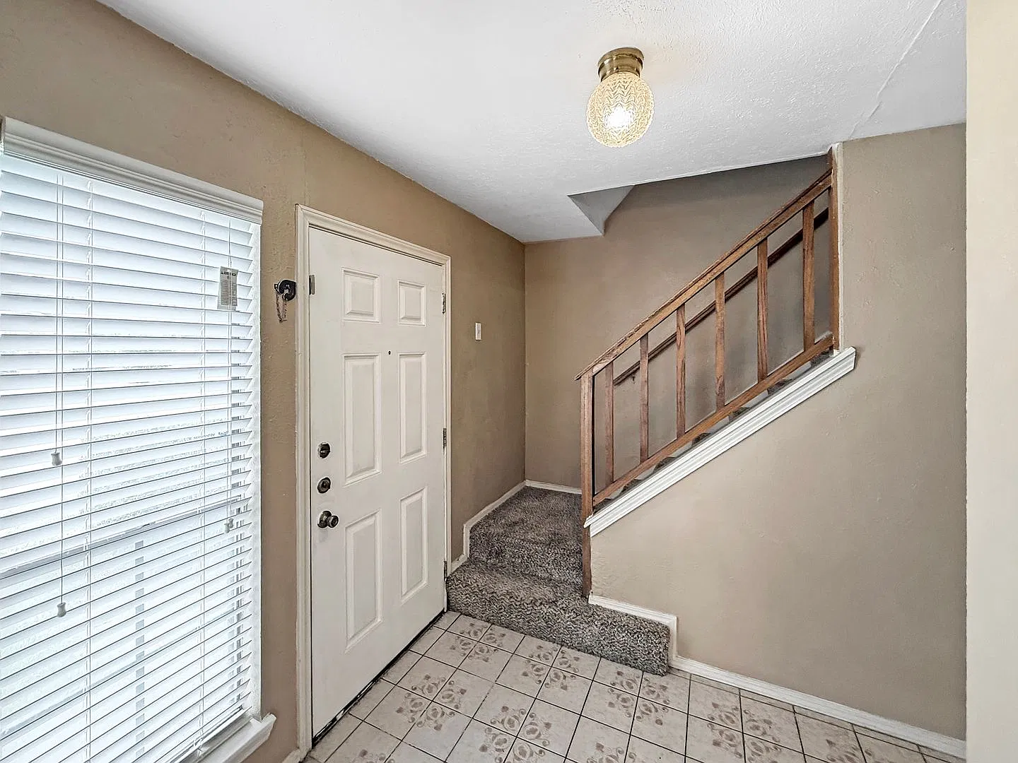 Charming 3-Bed, 2.5-Bath Home for Lease in Meadow Creek Neighborhood! — Photo 4