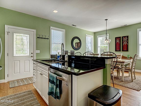 3rd image of 338 Marina View Dr