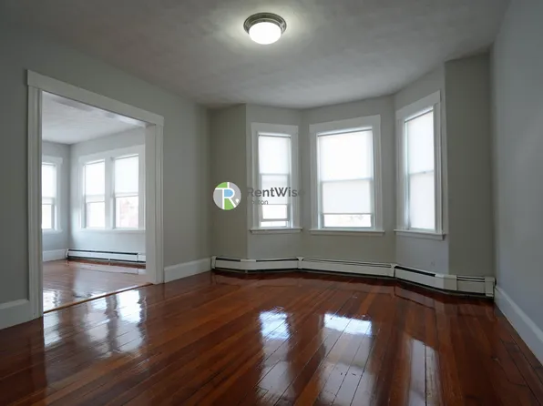 92 Nichols Ave #A, Watertown, MA 02472