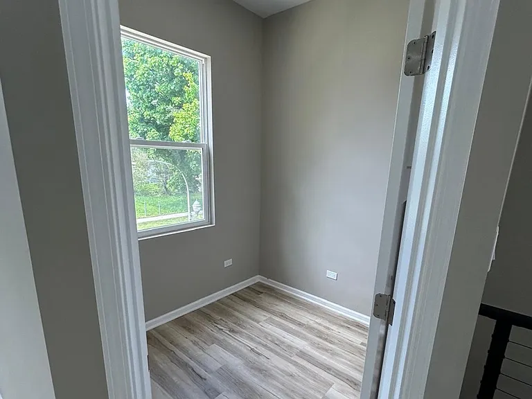 6227 S May St #2 — Photo 5