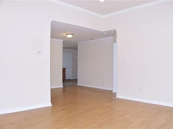 3rd image of 1418 Stella Ave