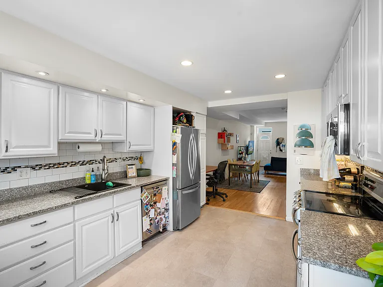 2226 12th Pl NW — Photo 8