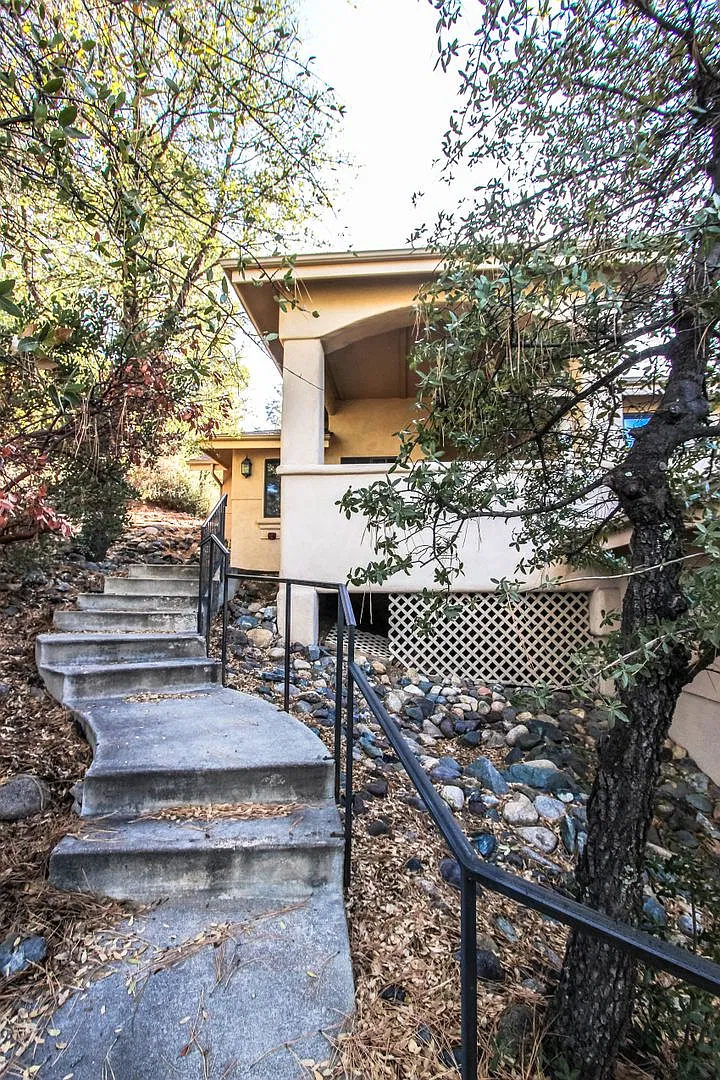 Furnished Home in Cathedral Pines — Photo 2