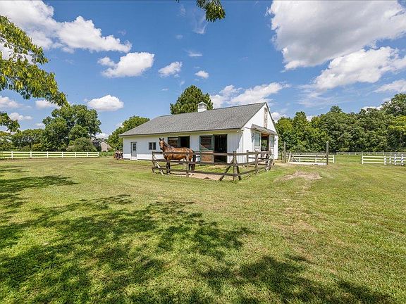 3rd image of 1486 White Marsh Rd