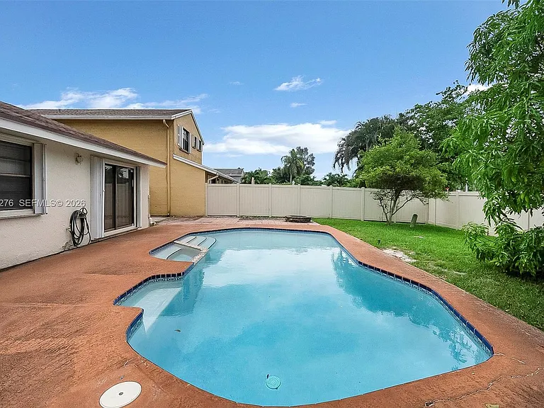 681 Thornridge Ave — Photo 33
