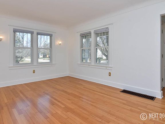 2nd image of 972 Columbia Ave