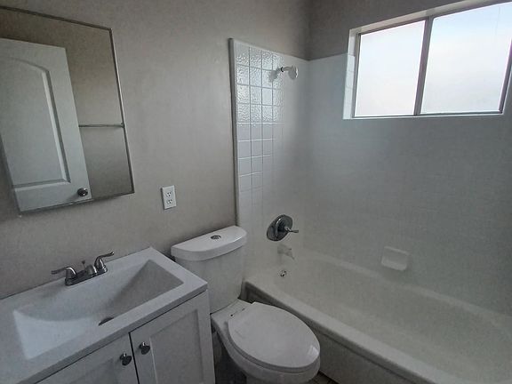 4th image of 3775 Underwood Dr