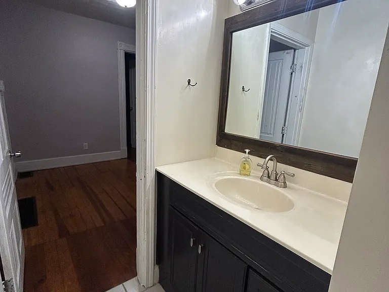 2031 Greenup St #2 — Photo 7