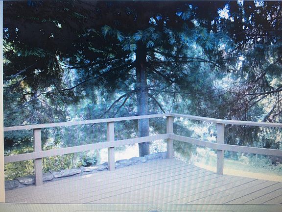 another shot of deck with ample privacy
