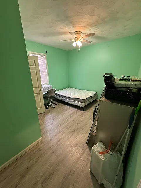 3 bed, 1300 sqft, $1,950 — Photo 4