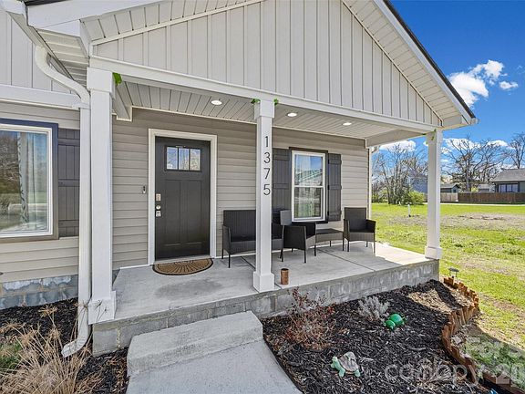 2nd image of 1375 Crawford Rd