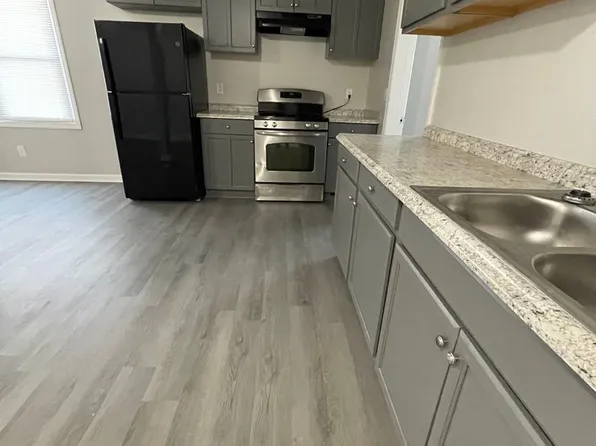 225 E Bryant St APT 11, Smithville, TN 37166