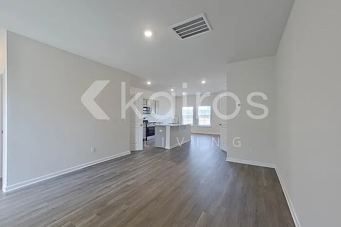 2097 Banyon Cir — Photo 4