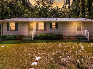 1221 S Michigan Rd, Eaton Rapids, MI 48827