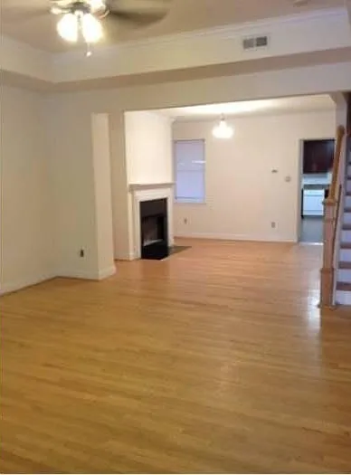 5 bed, 2.5 bath, 2800 sqft, $3,950 — Photo 4