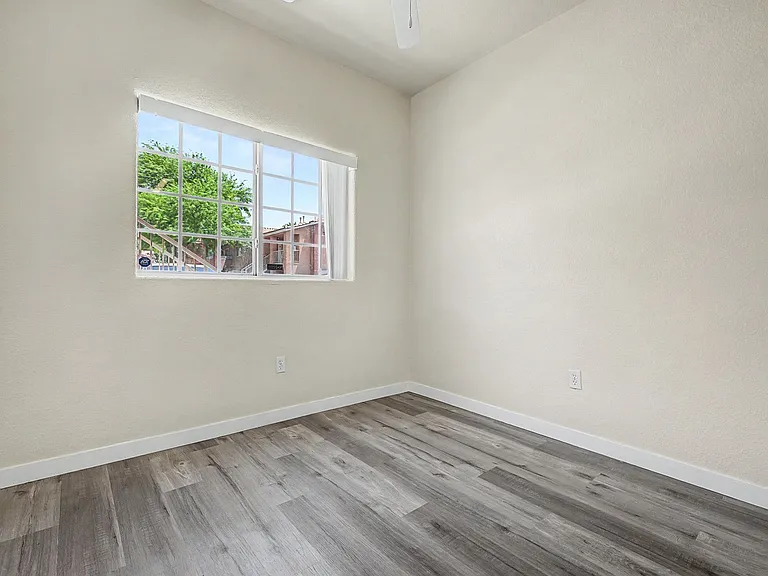 4730 E Craig Rd #26 — Photo 12