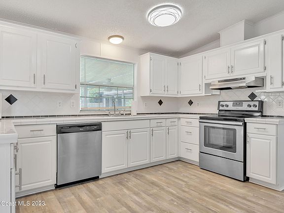 5th image of 1613 Cocoa Bay Blvd