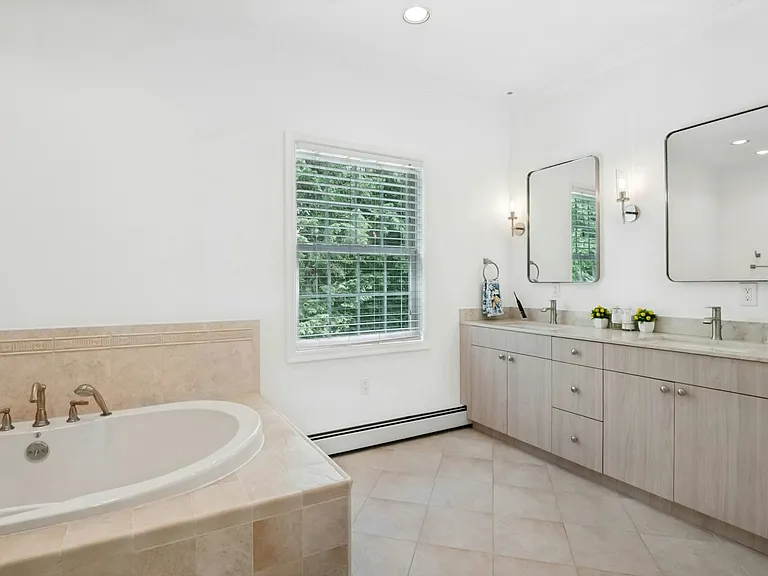 575 Washington Ave — Photo 24