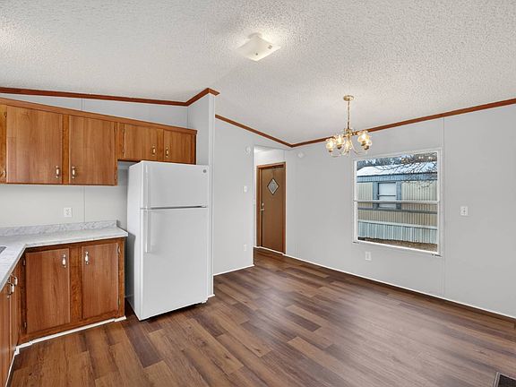 3rd image of 491 Chapman Rd #9