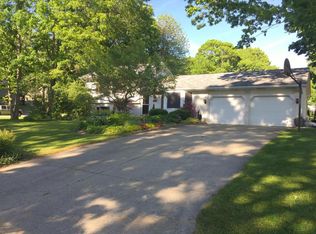 6222 George Ann Ct NE, Belmont, MI 49306