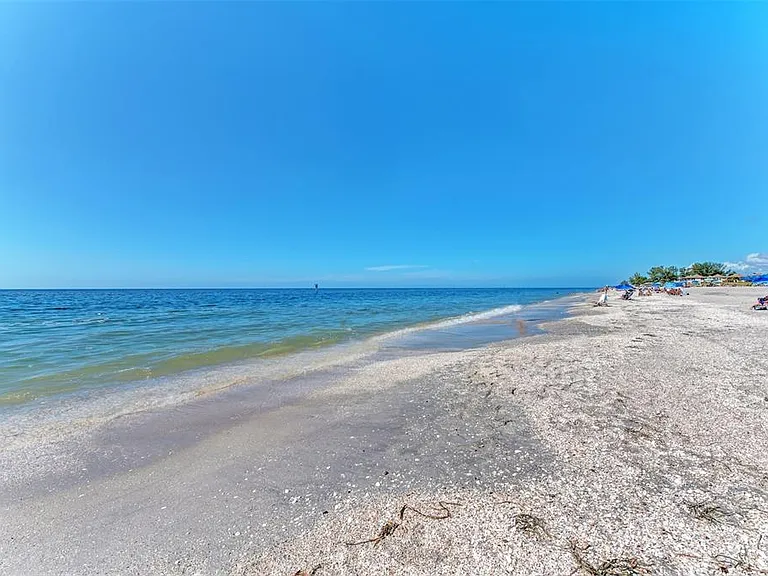 12165 Gulfstream Blvd — Photo 42