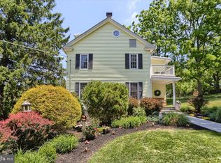 737 Piketown Rd, Harrisburg, PA 17112