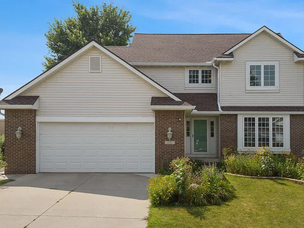 619 Poe Ave, Ames, IA 50014