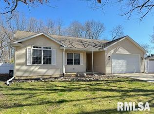 110 N Inglewood Dr, East Peoria, IL 61611