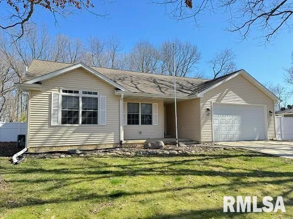 110 N Inglewood Dr, East Peoria, IL 61611