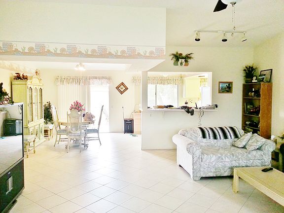 4th image of 10825 W Mimosa Dr