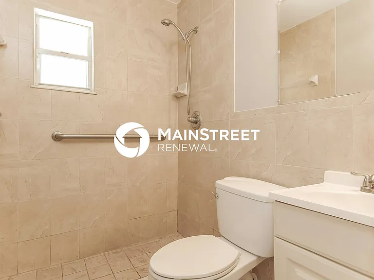 1407 N 57th Ave — Photo 12