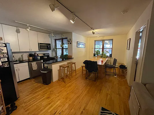 Rented by The Downtown LLC | media 21