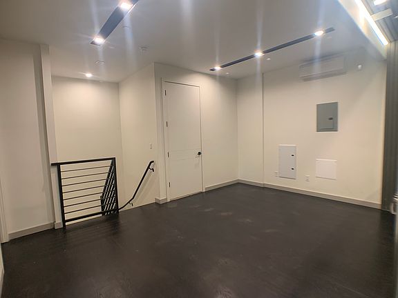 3rd image of 227 Winthrop St #1F1