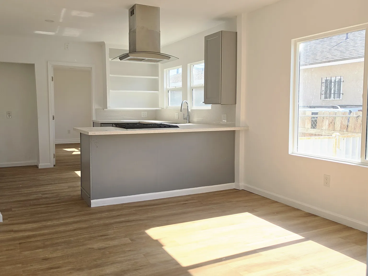 2 bed, 750 sqft, $2,295 — Photo 2