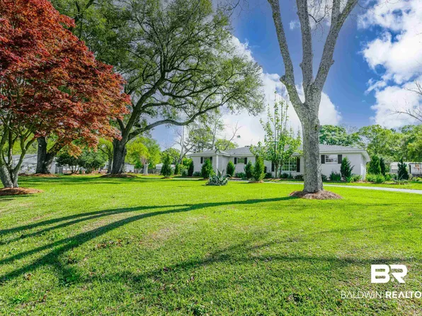 5529 McDonald Rd, Theodore, AL 36582