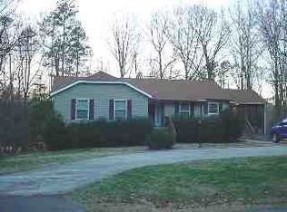 121 Maple Wood Ln, Bracey, VA 23919