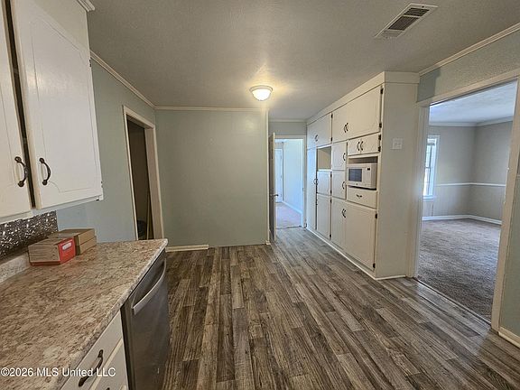 5th image of 2029 Eleanor St