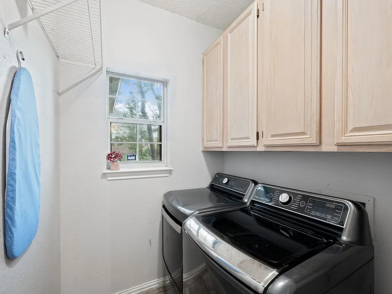 141 Morningside Dr — Photo 51