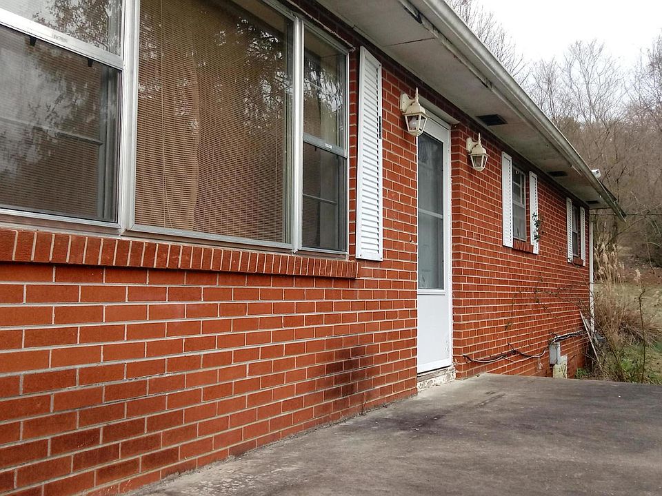 2nd image of 413 Hassler Mill Rd