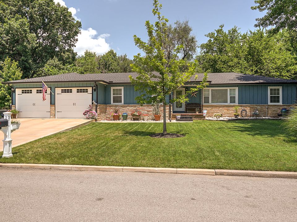 1st image of 2414 E Sidney Ave
