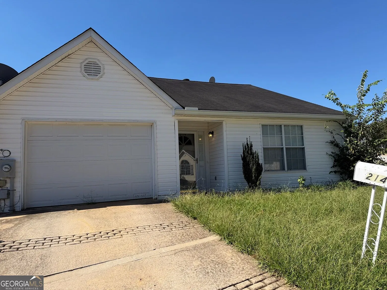 3 bed, 2.5 bath, 1892 sqft, $1,975 — Photo 2