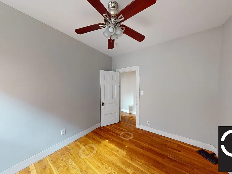 48 John F Kennedy St #15 — Photo 3