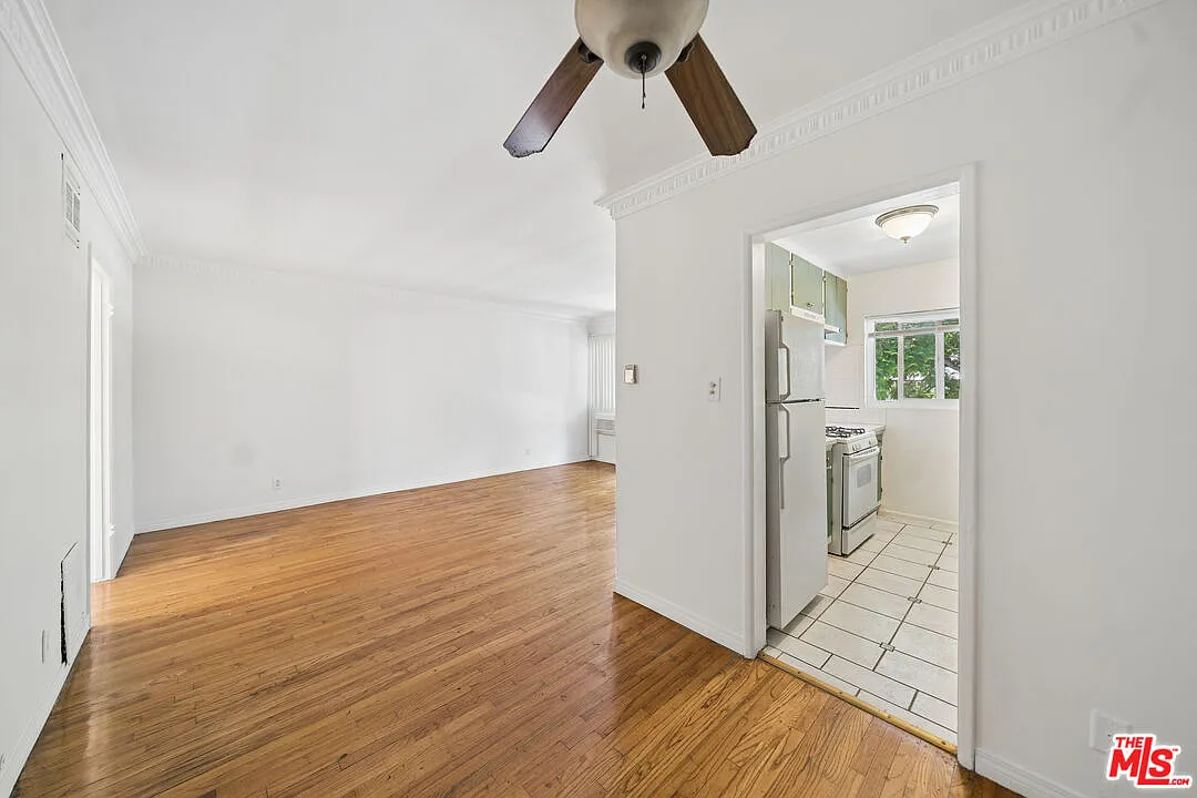1 bed, 1.0 bath, 700 sqft, $2,100 — Photo 3