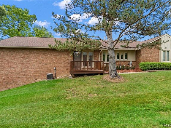 4th image of 5515 Walnut Cir W #42