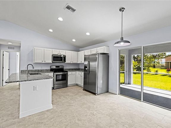 5th image of 530 Montclair Ave S