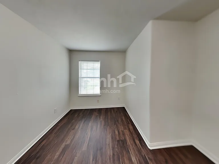 3919 Hawthorn Glen Ct — Photo 18