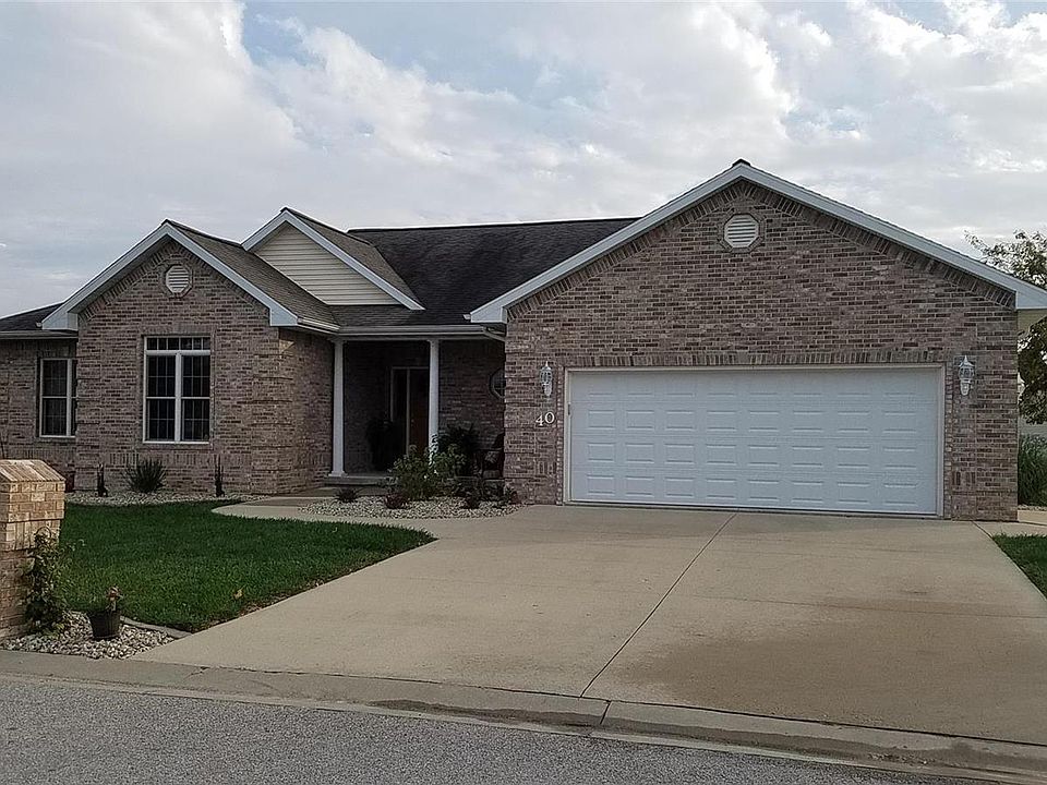 1st image of 40 Wren Dr
