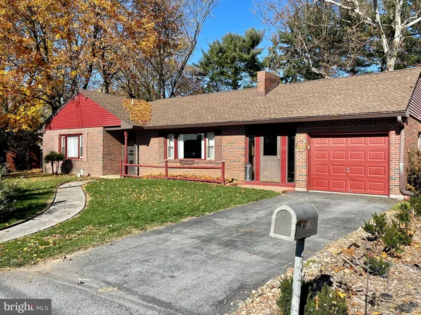 1011 Kochenderfer Rd, Lebanon, PA 17046