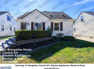 880 E Rowland Ave, Madison Heights, MI 48071