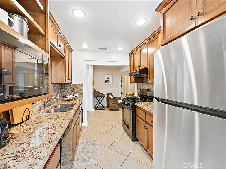 1466 Randall Way — Photo 21